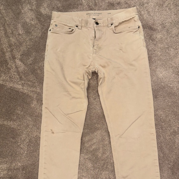 Banana Republic “the Traveler” slim khaki pants - Picture 4 of 4